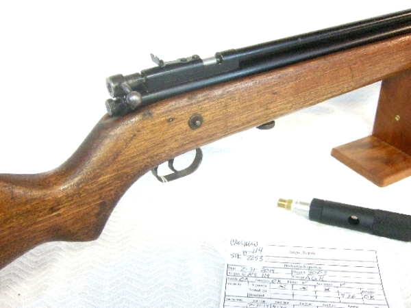 Vintage Crosman Model 114 with C02 Charger - Image 5