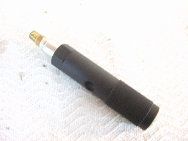 Vintage Crosman Model 114 with C02 Charger - Image 4