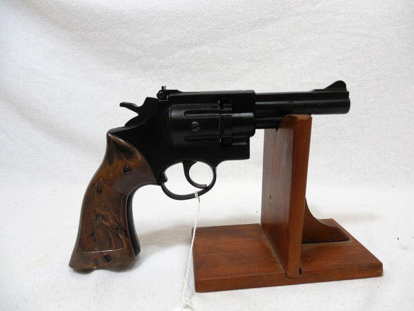 Crosman 38C Combat C02 Revolver in Box - Image 3