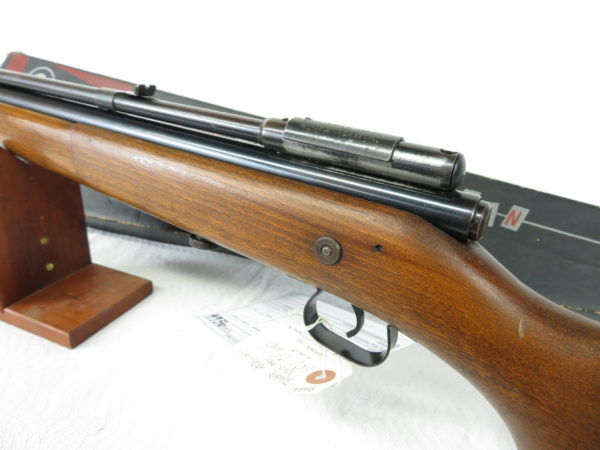 Crosman 140 Air Rifle in the original box - Image 4