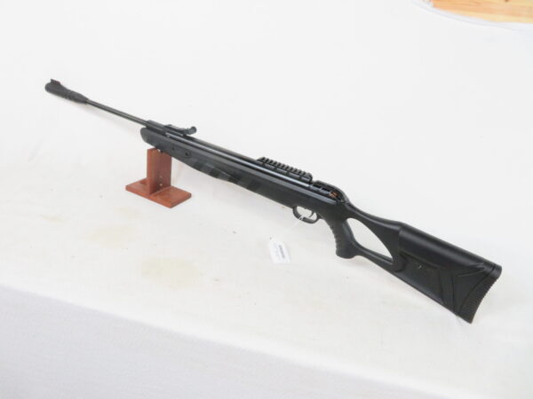 Umarex Octane Pellet Rifle and Scope Combo - Image 8