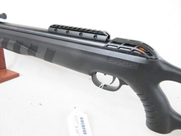 Umarex Octane Pellet Rifle and Scope Combo - Image 6