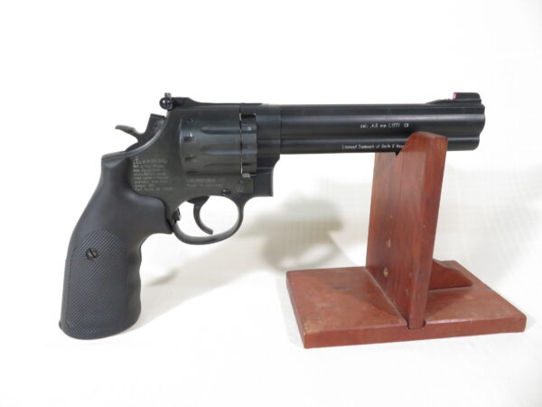 Smith & Wesson Model 586 - 6" Barrel