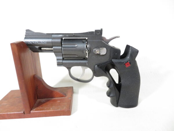 Crosman SNR357 .177-Cal Pellet/BB CO2-Powered Snub Nose Revolver, Black/Grey - Image 4
