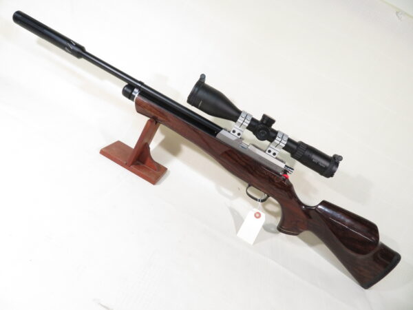 Daystate Huntsman Buckmaster Special Edition .22 caliber with soft case - Image 4