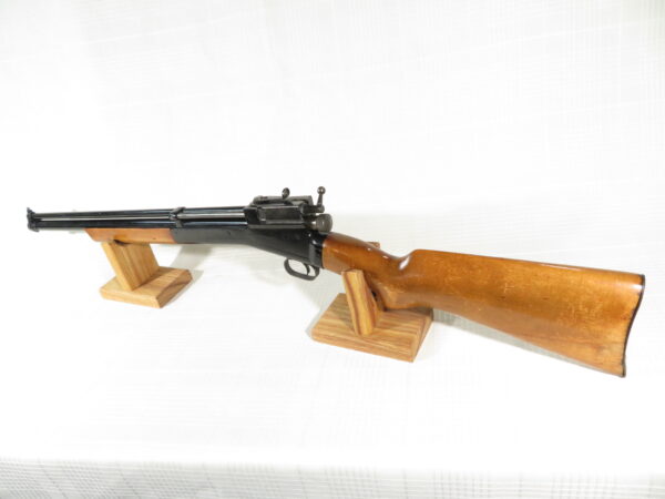 Crosman 104 Pump Action Rifle - Image 5