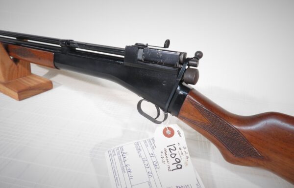 Crosman Model 102 Pellet Rifle - Image 2