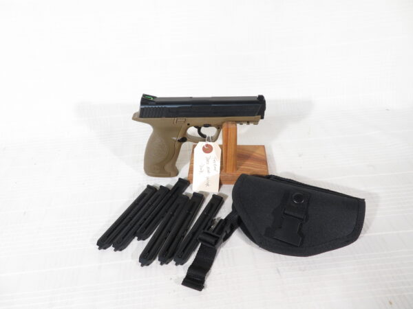 Smith & Wesson M&P 40 C02 Air Pistol  Price Reduced !