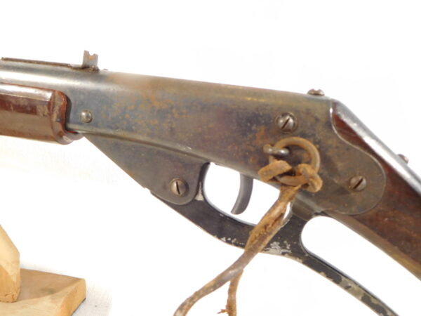 Daisy No. 111 Model 40 Red Ryder Mfg 1947 - Image 2