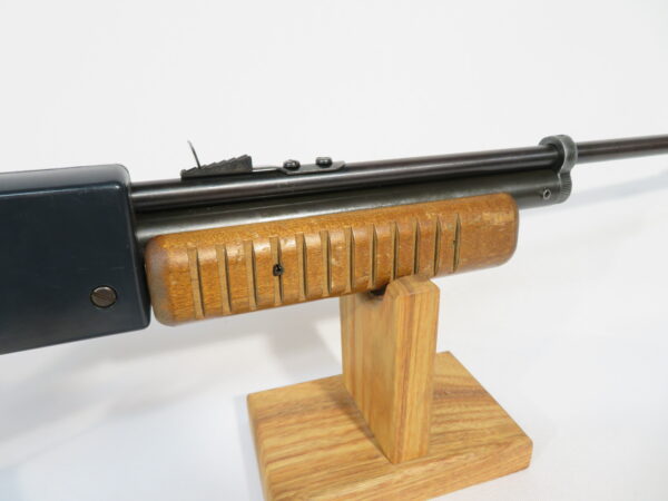 Crosman 760 PowerMaster with Wood Stock - Image 4
