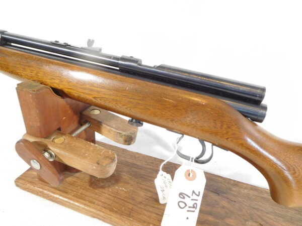 Crosman Model 160 CO2 Pellet Rifle - Image 2