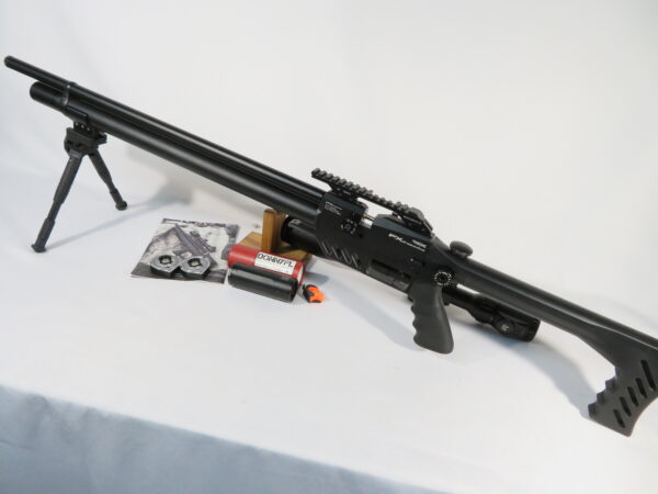 FX Dreamlite .25 cal with UTG 6 x 24 x 56 Scope and Spare .177 barrel - Image 2