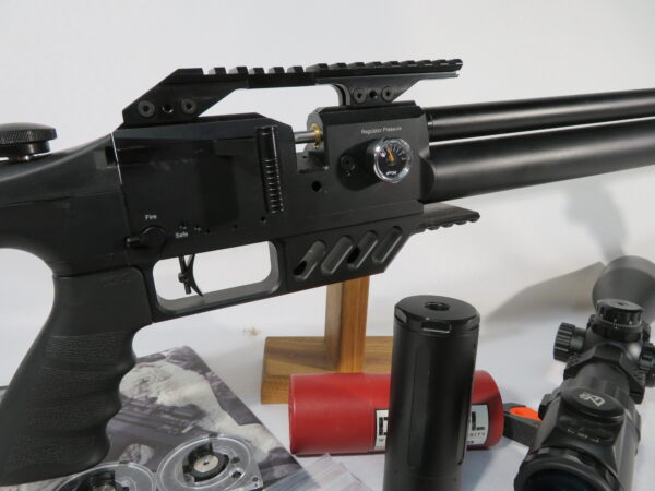 FX Dreamlite .25 cal with UTG 6 x 24 x 56 Scope and Spare .177 barrel - Image 3