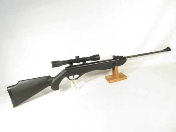 Crosman Phantom Air Rifle with Scope - Image 2