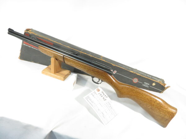 Crosman 147 Pellet Rifle in the Original Box - Image 2