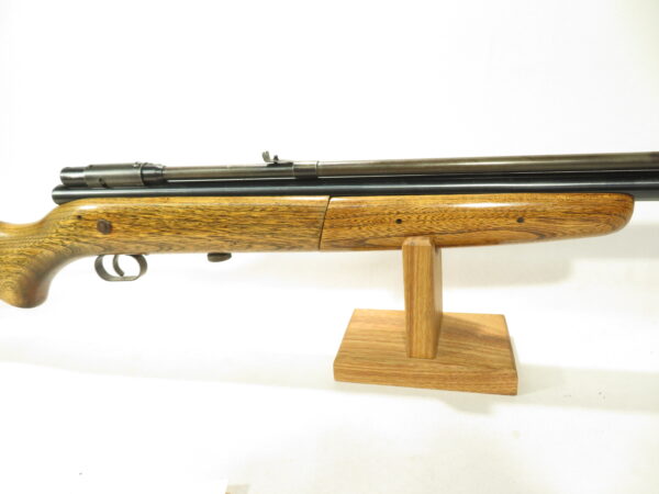 Crosman 140 Pellet Rifle SKU 2458.1 - Image 2