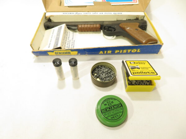 Vintage 1979 Benjamin Model 132 Air Pistol in Blue/Yellow Box and original paperwork - Image 2