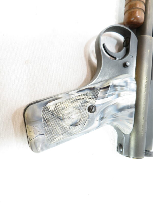 Vintage Benjamin Model 137 Air Pistol SKU 20325.3 - Image 6