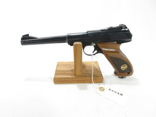 Use Daisy 200 Powermaster CO2 Pistol SKU 30725.6 - Image 2