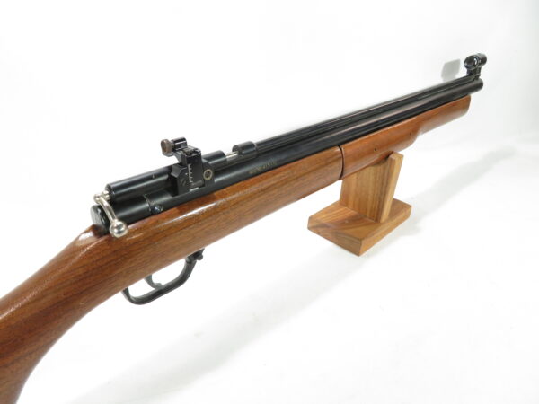 BENJAMIN 397PA Pellet Rifle with Walnut Stock and Peep Sight SKU 40925.3 - Image 4