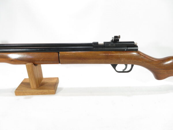 BENJAMIN 397PA Pellet Rifle with Walnut Stock and Peep Sight SKU 40925.3 - Image 8