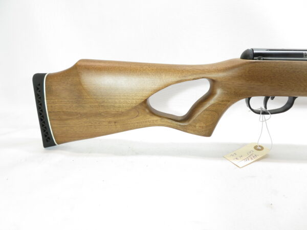 Used Benjamin Break Barrel .22  w/ 3-9x40 CP Scope SKU 91825.5 - Image 2