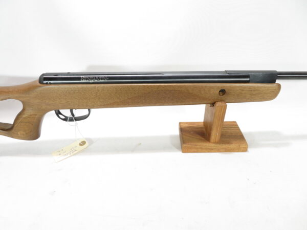 Used Benjamin Break Barrel .22  w/ 3-9x40 CP Scope SKU 91825.5 - Image 4