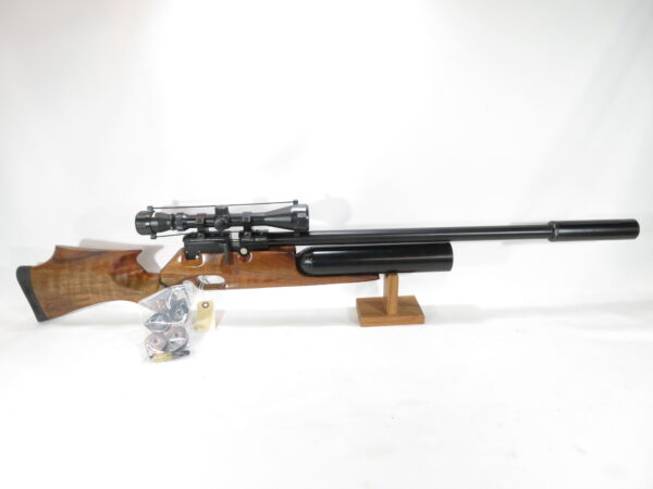 Kral Puncher Pro 500 .25 caliber Walnut Stock + 4 mags and 3-9x40 Scope SKU 214026.2