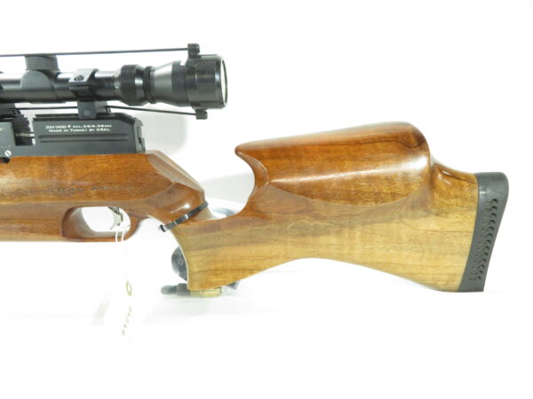 Kral Puncher Pro 500 .25 caliber Walnut Stock + 4 mags and 3-9x40 Scope SKU 214026.2 - Image 7