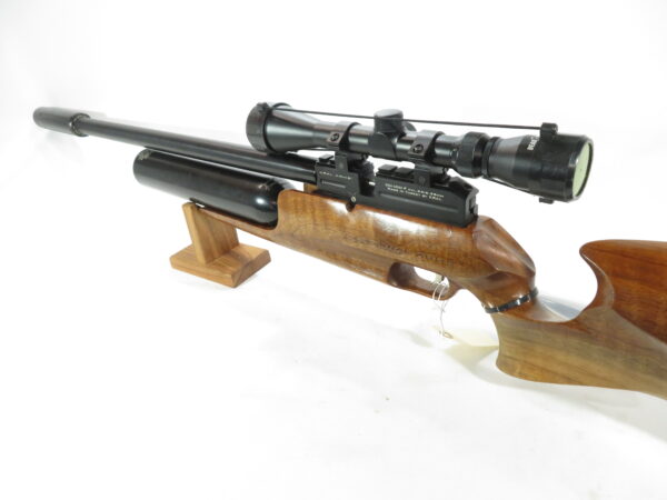 Kral Puncher Pro 500 .25 caliber Walnut Stock + 4 mags and 3-9x40 Scope SKU 214026.2 - Image 9