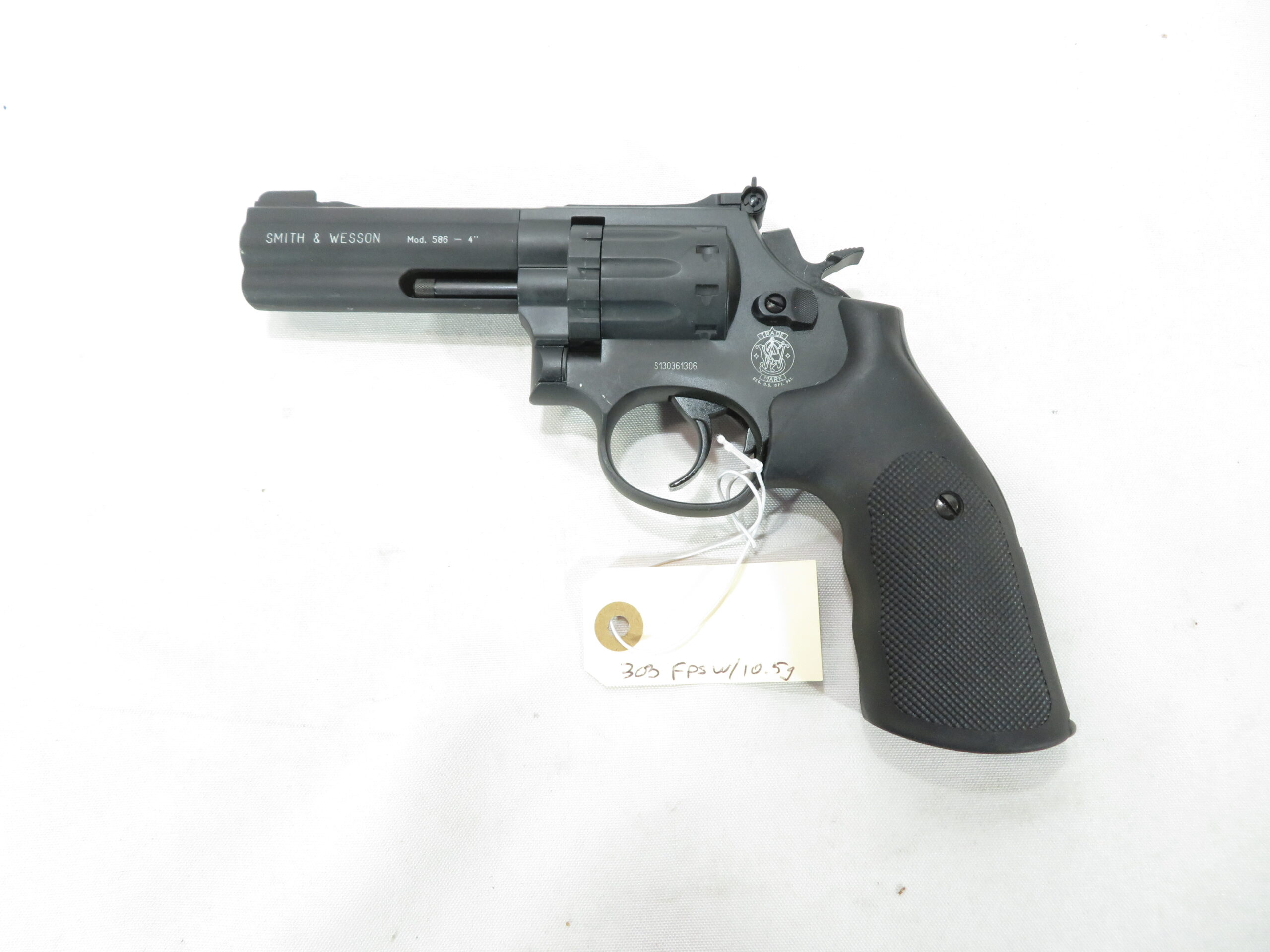 Smith & Wesson Model 586 – 4″ Barrel Black SKU 21026.7