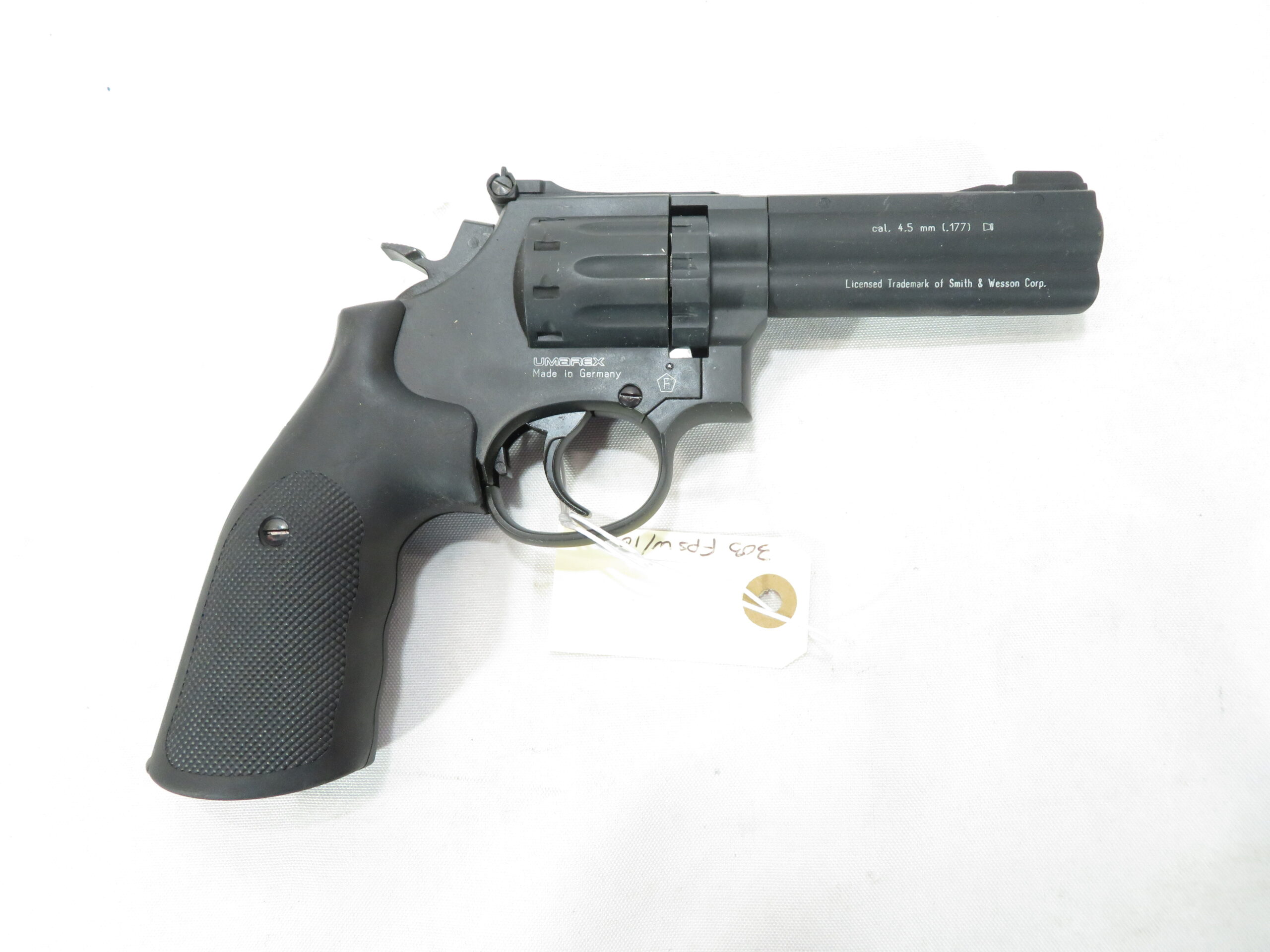 Smith & Wesson Model 586 – 4″ Barrel Black SKU 21026.7
