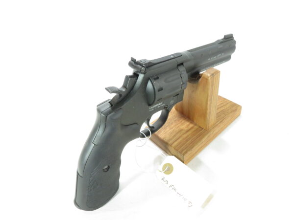 Smith & Wesson Model 586 - 4" Barrel Black SKU 21026.7 - Image 3