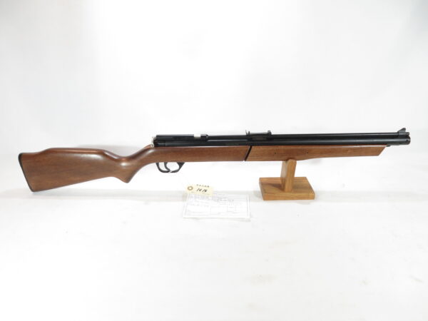 Benjamin 392PA Pellet Rifle with Wood Stock SKU 3526.12