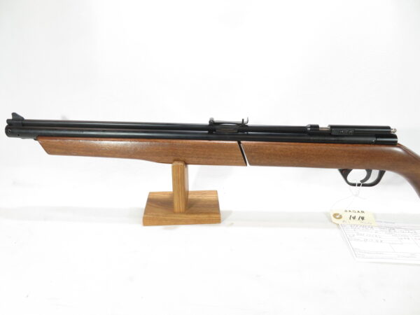 Benjamin 392PA Pellet Rifle with Wood Stock SKU 3526.12 - Image 8