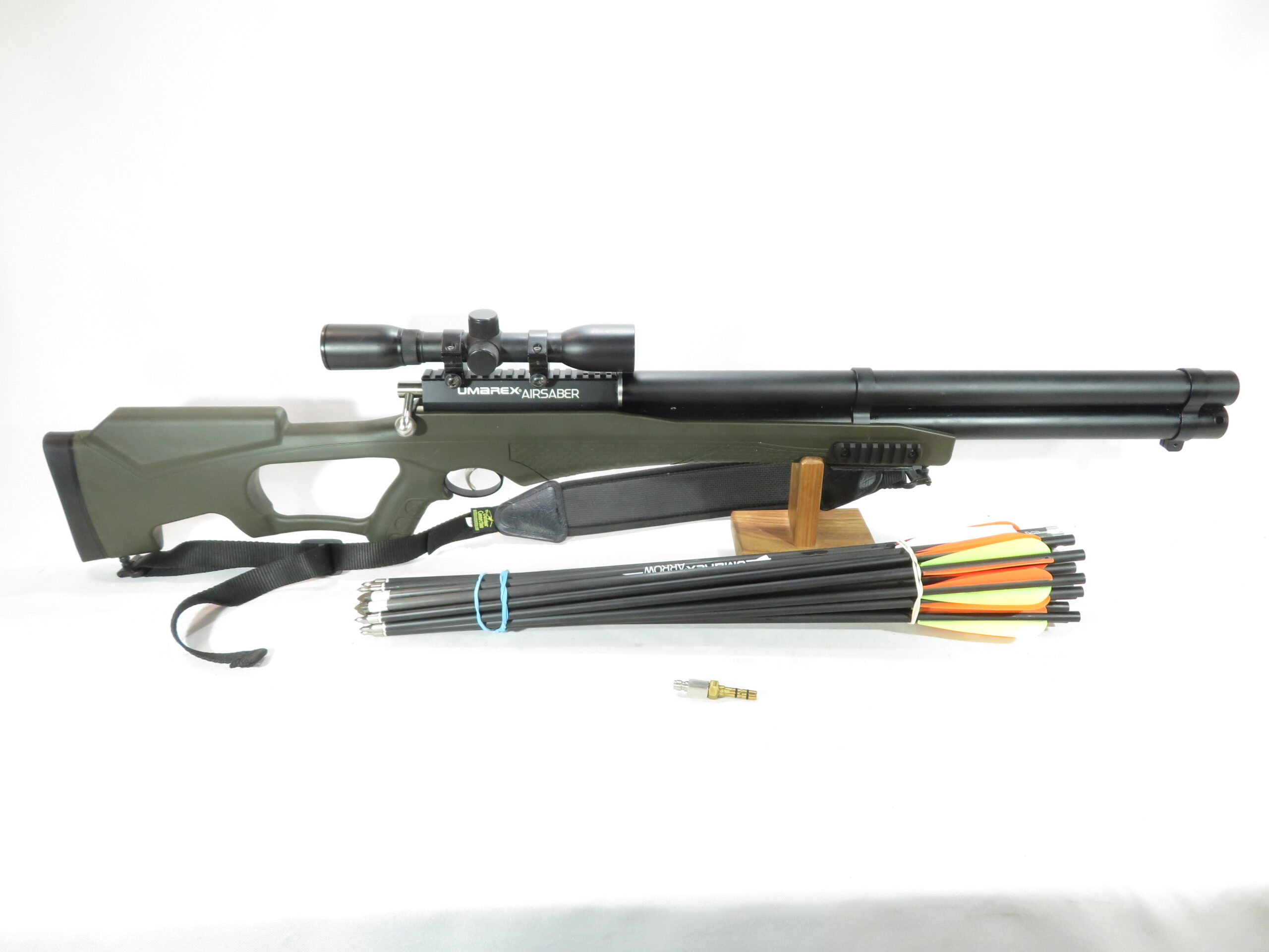 Umarex AirSaber Arrow Rifle with Scope and 21 Arrrows SKU 5726.1